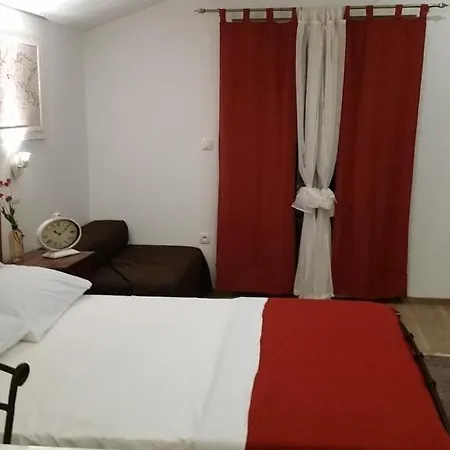 Studio In With Seaview, Terrace, Air Condition, Wifi Pašman