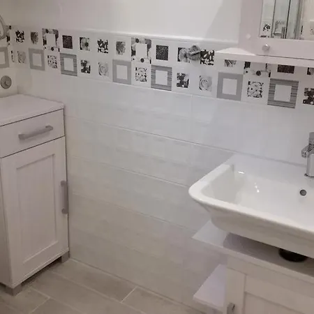 Studio In With Seaview, Terrace, Air Condition, Wifi * Pašman