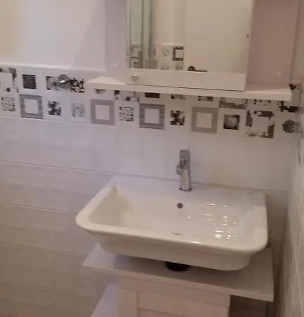 Appartement Studio In With Seaview, Terrace, Air Condition, Wifi Pašman
